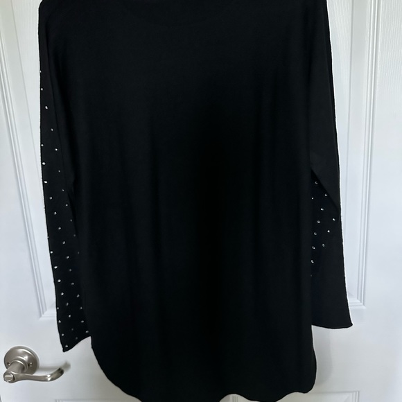 INC LONG SLEEVE EMBELLISHED SPARKLE HI LOW JEWEL NECK SWEATER. - Picture 4 of 7